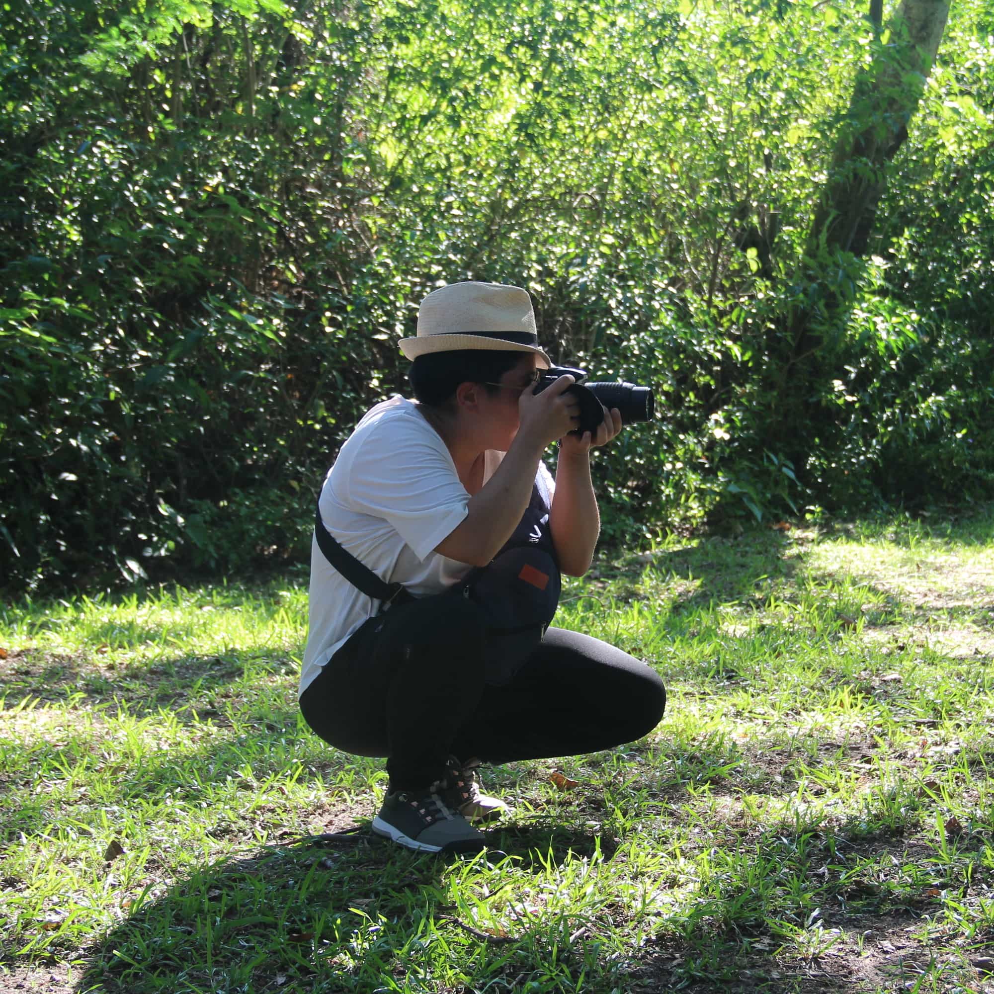 foto de una turista sacando fotos